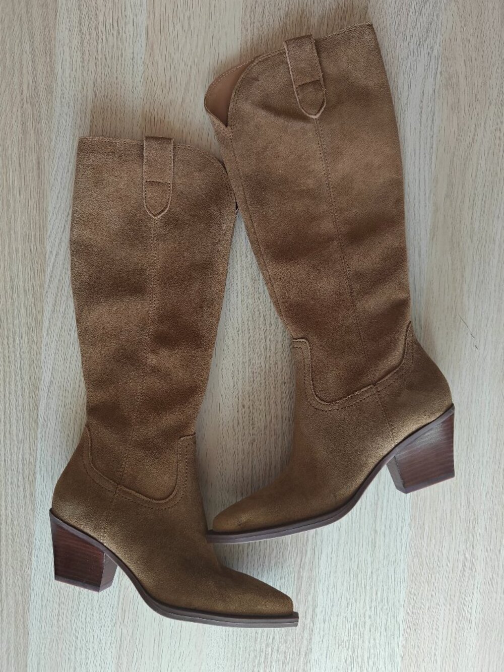 DOLCE VITA LIGHT-BROWN SUEDE WESTERN BOOTS (SIZE 6M)